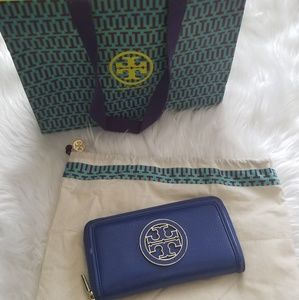 Tory burch wallet